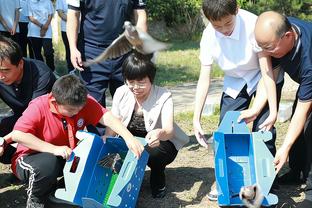 记者：唯一一名无法报名参加中泰战的球员大概率是徐浩峰